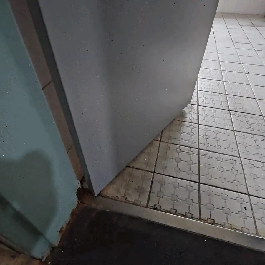 남양주 피벗도어 힌지 조정 시공 전 상태 — FINERO 피네로